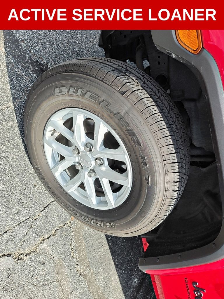 Used 2023 Jeep Gladiator - photo 2