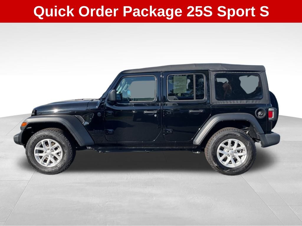 Used 2023 Jeep Wrangler - photo 5