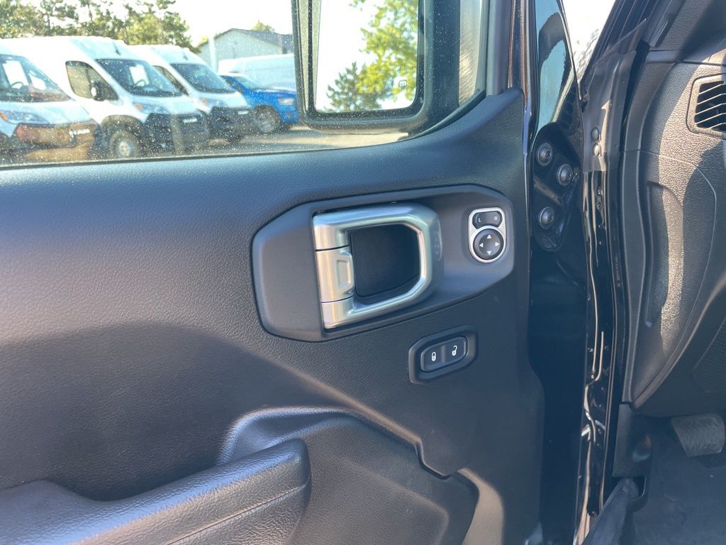 Used 2023 Jeep Wrangler - photo 21