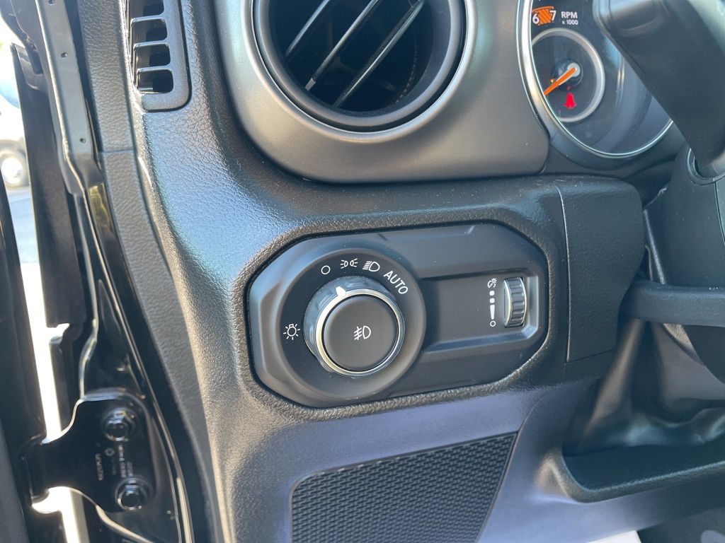 Used 2023 Jeep Wrangler - photo 22