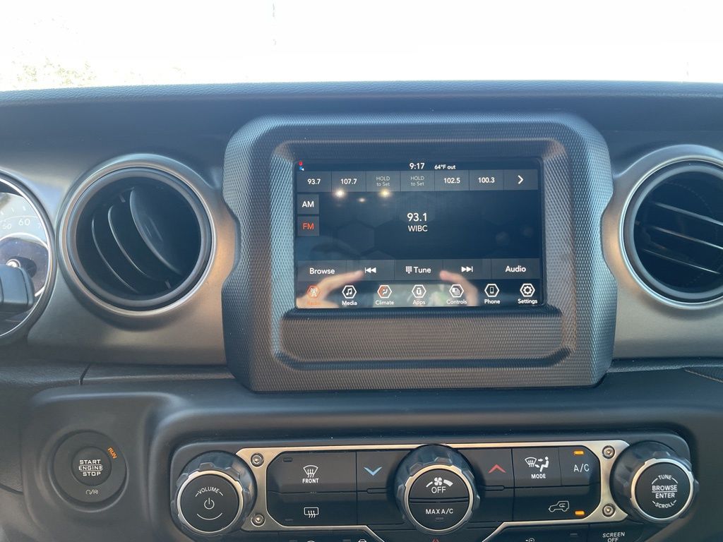 Used 2023 Jeep Wrangler - photo 28