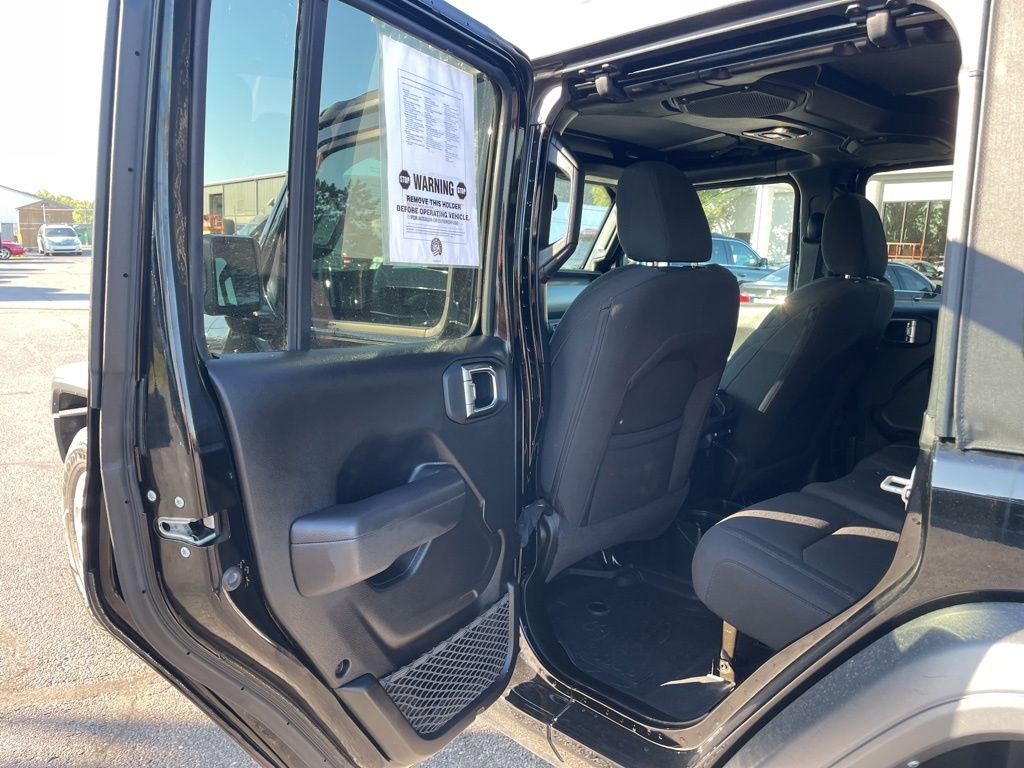 Used 2023 Jeep Wrangler - photo 32