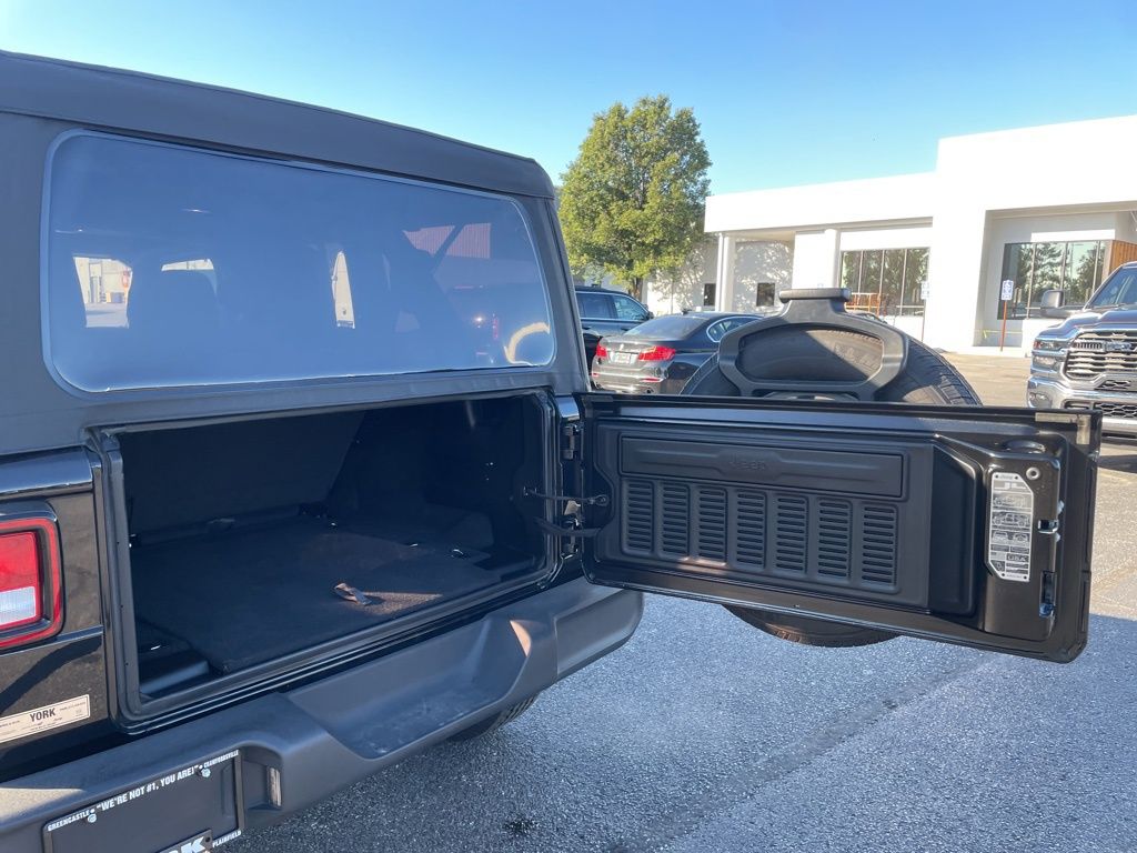 Used 2023 Jeep Wrangler - photo 36