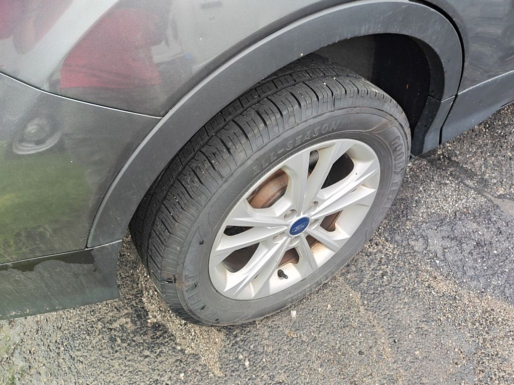 Used 2017 Ford Escape - photo 9