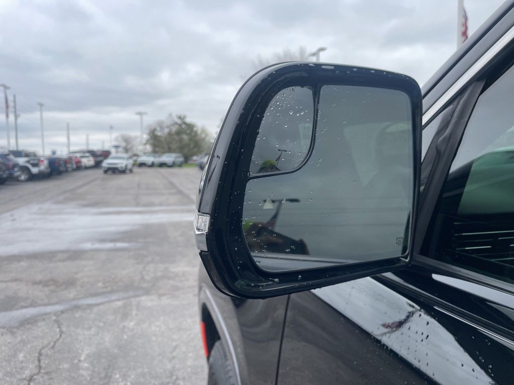 Used 2022 Jeep Wagoneer - photo 17