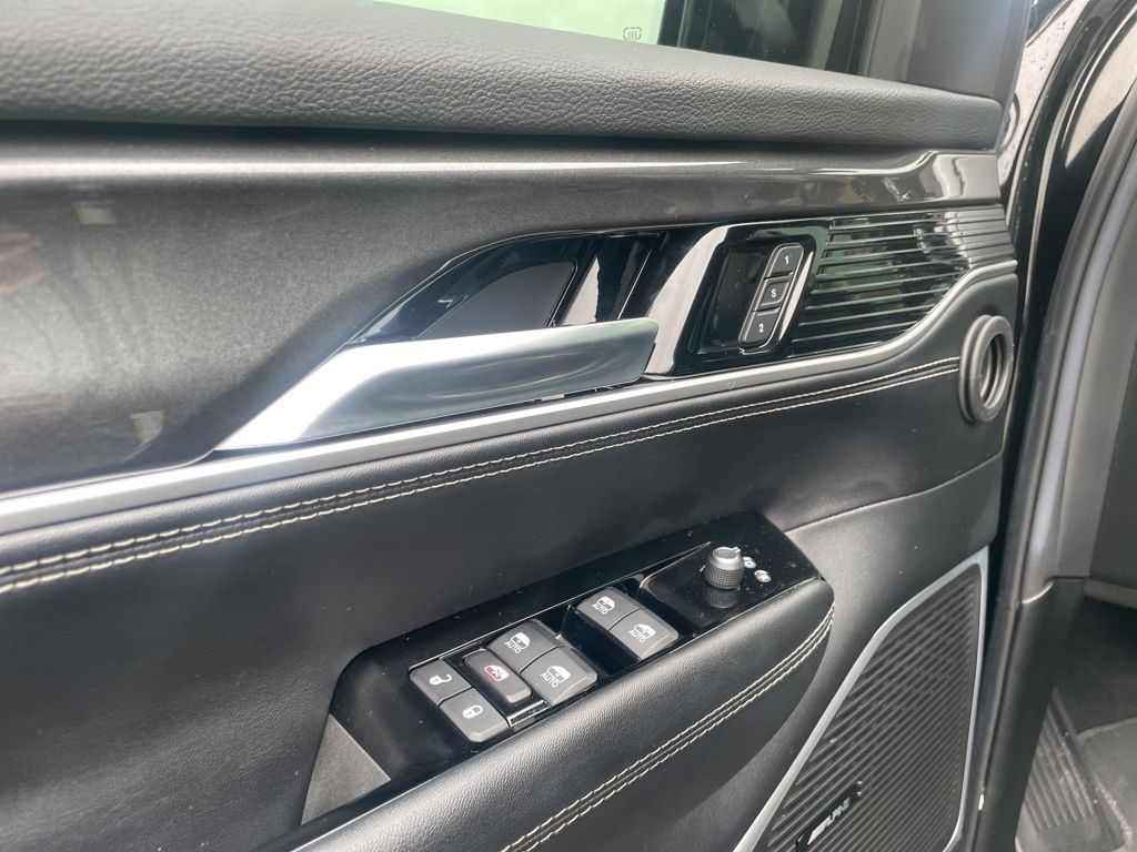 Used 2022 Jeep Wagoneer - photo 20