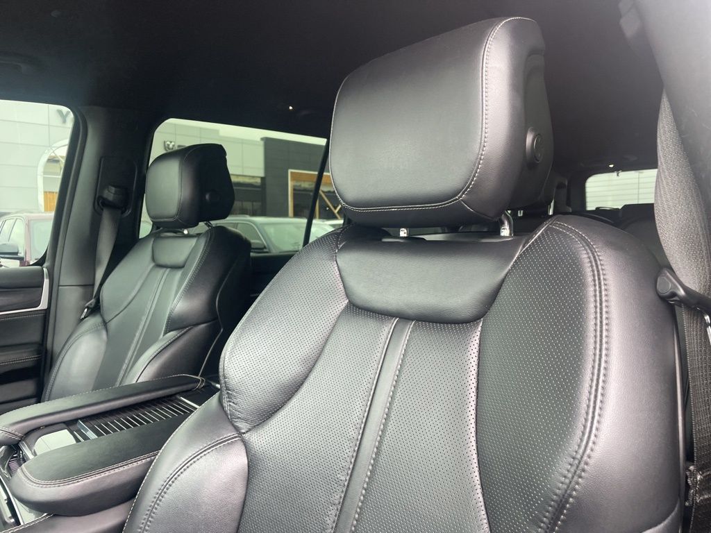Used 2022 Jeep Wagoneer - photo 21