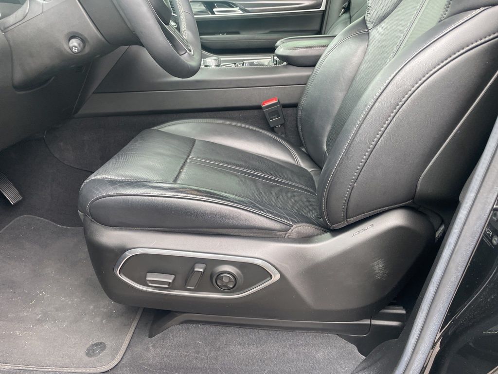 Used 2022 Jeep Wagoneer - photo 22