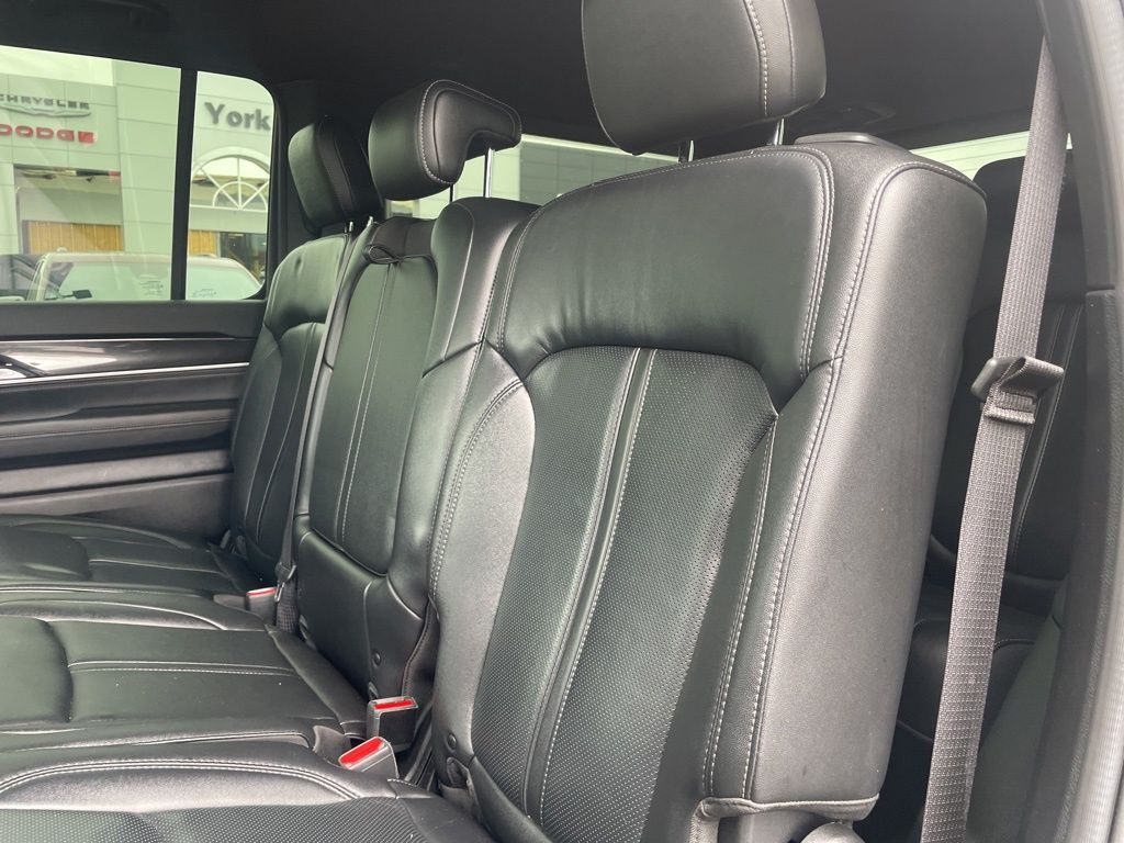 Used 2022 Jeep Wagoneer - photo 34