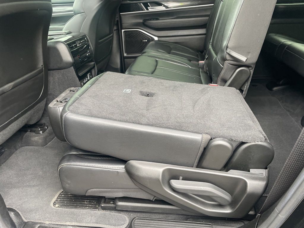 Used 2022 Jeep Wagoneer - photo 35