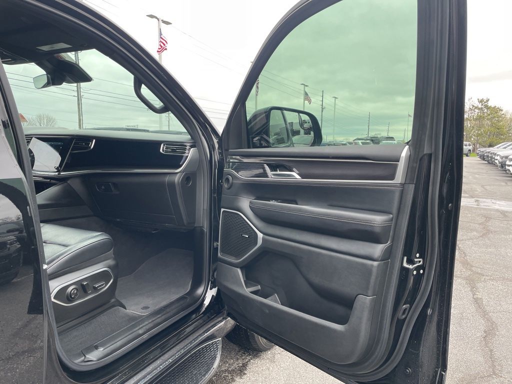 Used 2022 Jeep Wagoneer - photo 42