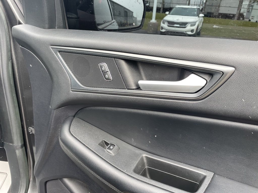 Used 2020 Ford Edge - photo 38