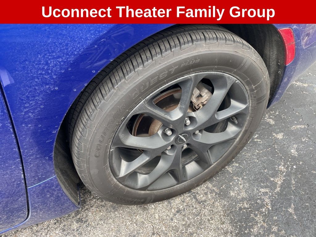 Used 2021 Chrysler Pacifica - photo 6