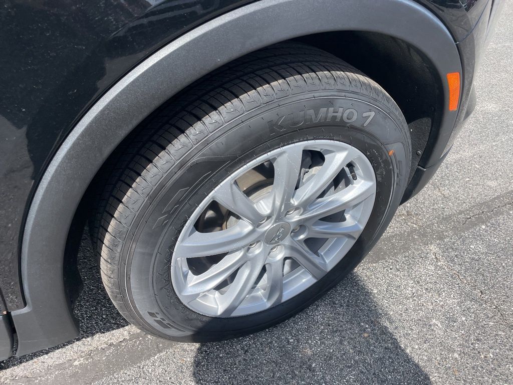 Used 2023 Cadillac XT4 - photo 14