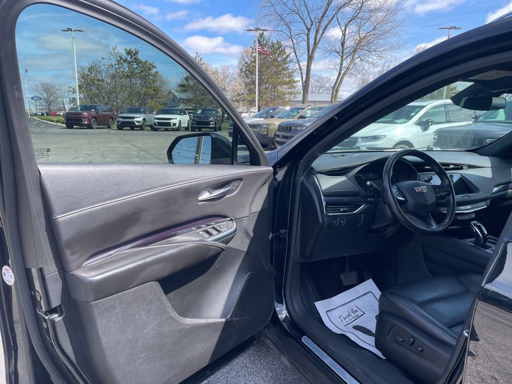 Used 2023 Cadillac XT4 - photo 18