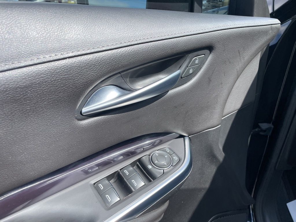 Used 2023 Cadillac XT4 - photo 19