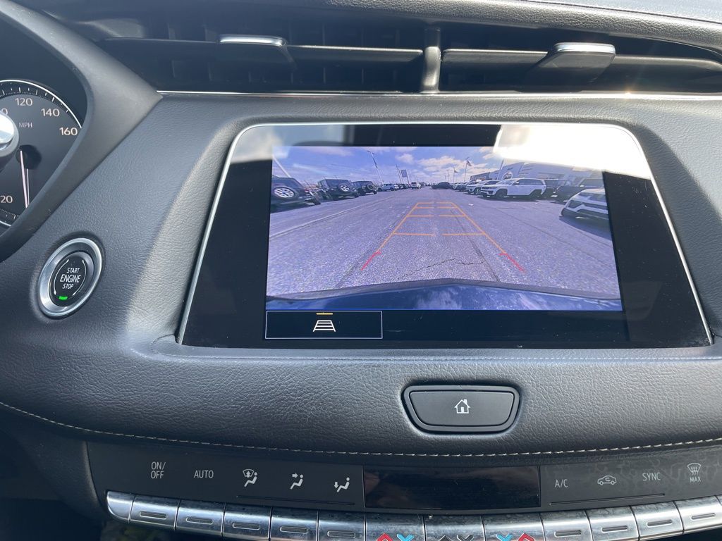 Used 2023 Cadillac XT4 - photo 28