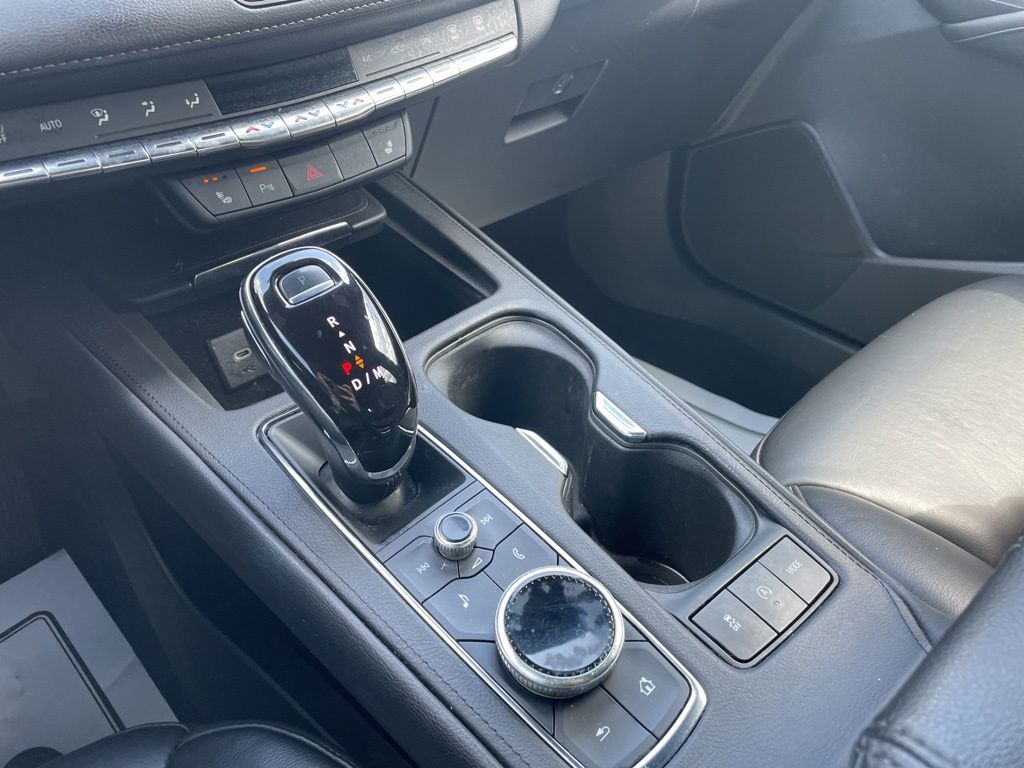 Used 2023 Cadillac XT4 - photo 30
