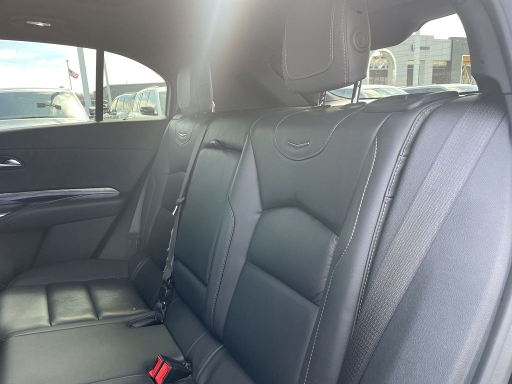 Used 2023 Cadillac XT4 - photo 33