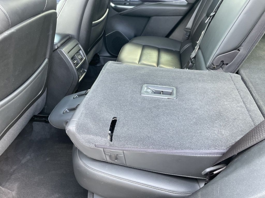 Used 2023 Cadillac XT4 - photo 34