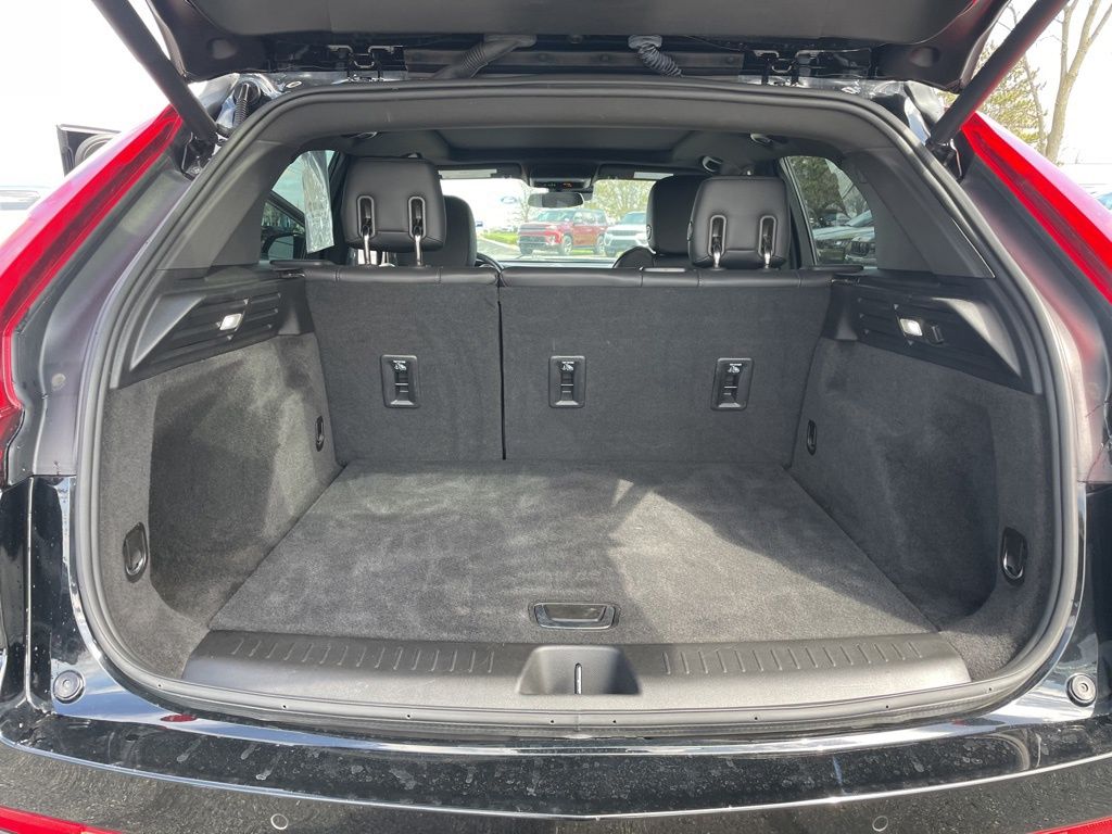 Used 2023 Cadillac XT4 - photo 35