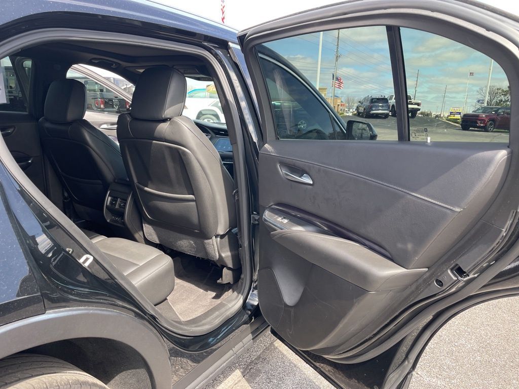 Used 2023 Cadillac XT4 - photo 37