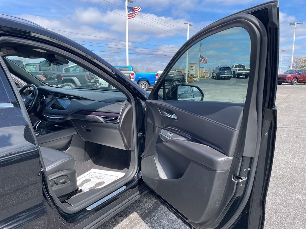 Used 2023 Cadillac XT4 - photo 39