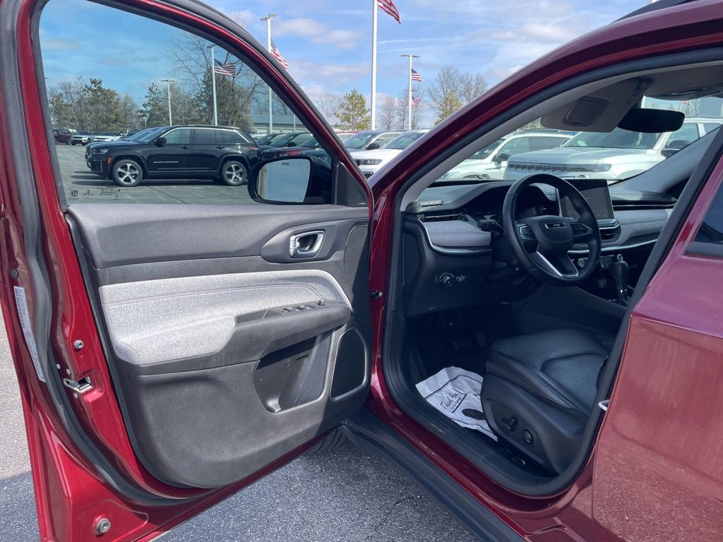 Used 2022 Jeep Compass - photo 18