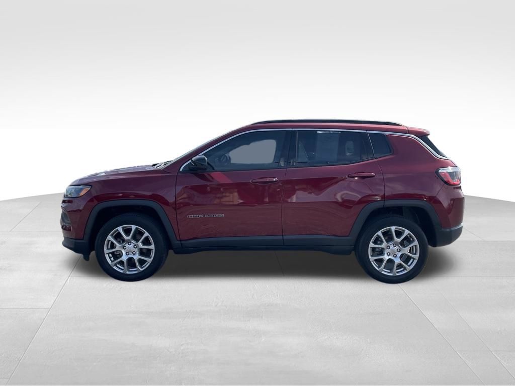 Used 2022 Jeep Compass Latitude Lux - photo 2