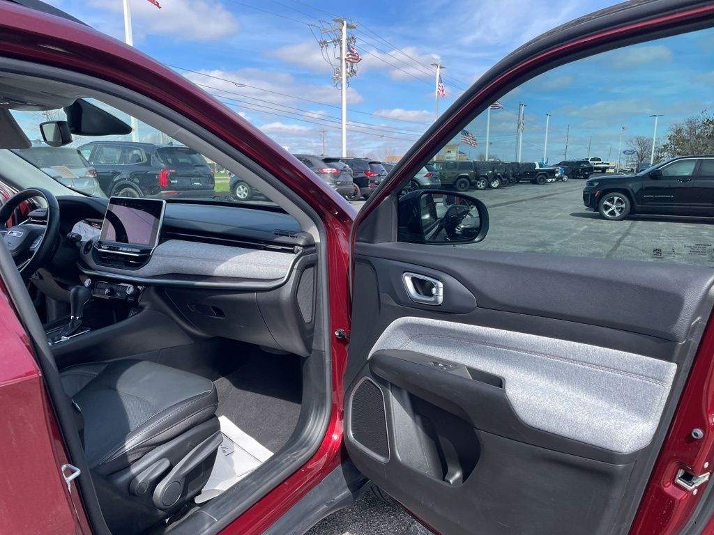 Used 2022 Jeep Compass - photo 39