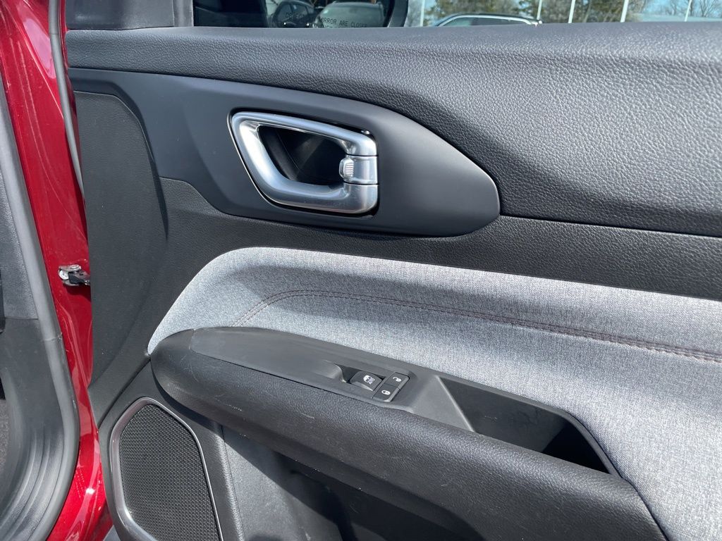 Used 2022 Jeep Compass - photo 40