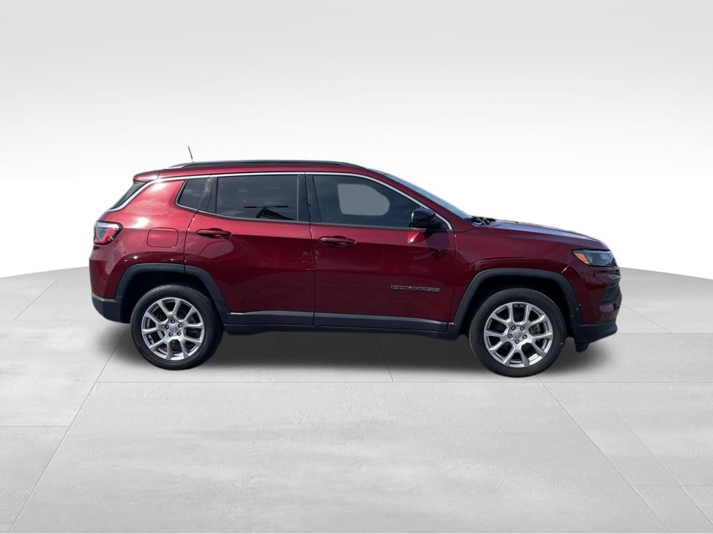 Used 2022 Jeep Compass - photo 8