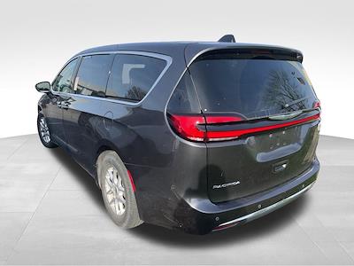Used 2023 Chrysler Pacifica - photo 1