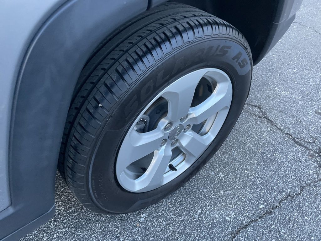 Used 2019 Jeep Compass - photo 12