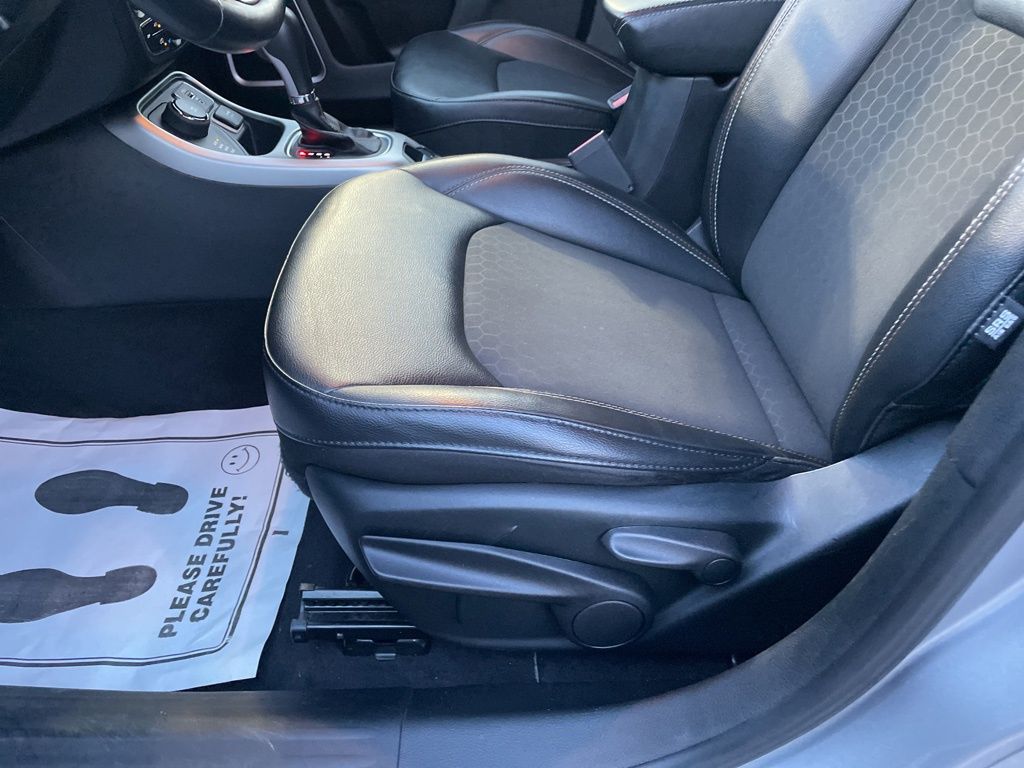 Used 2019 Jeep Compass - photo 21