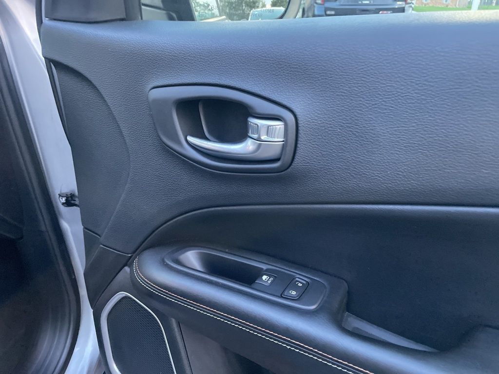 Used 2019 Jeep Compass - photo 38