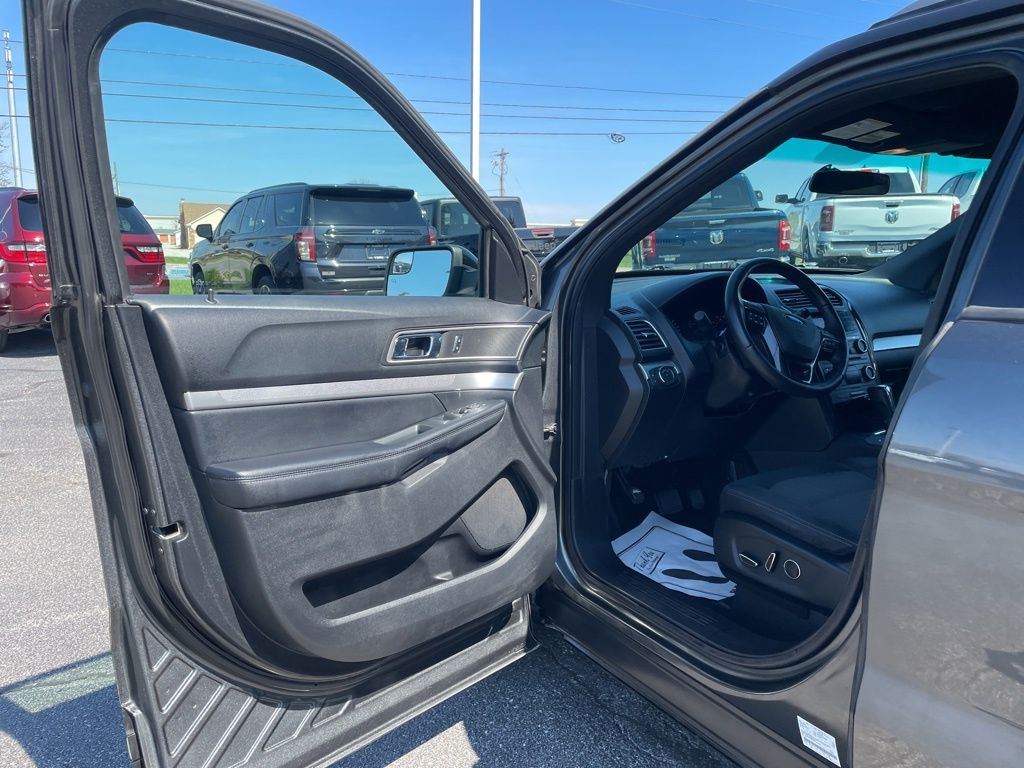 Used 2017 Ford Explorer - photo 17