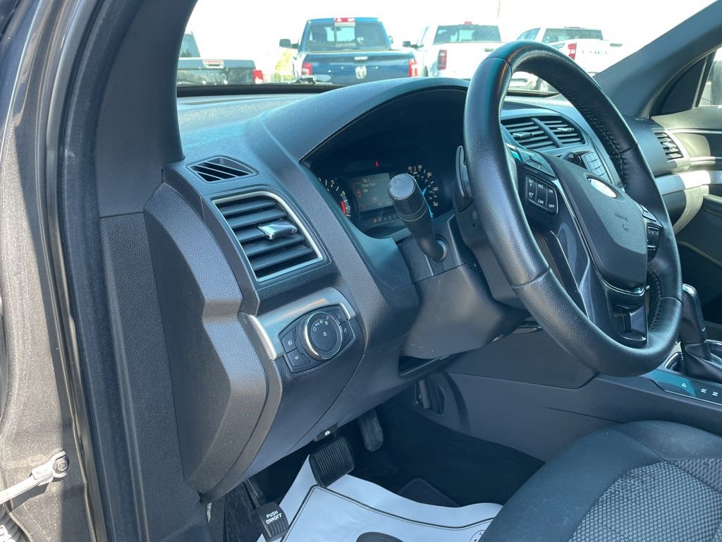 Used 2017 Ford Explorer - photo 21