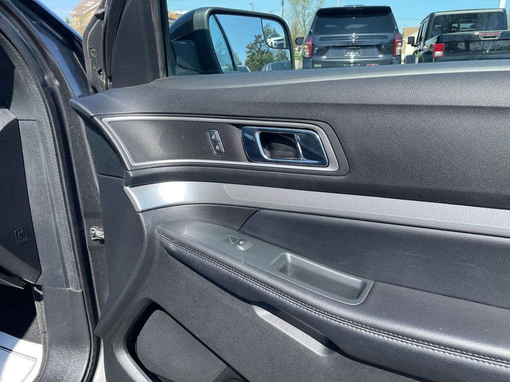 Used 2017 Ford Explorer - photo 40