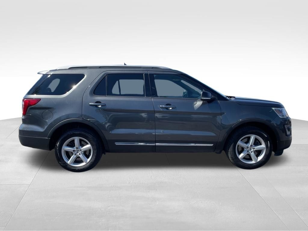 Used 2017 Ford Explorer - photo 8