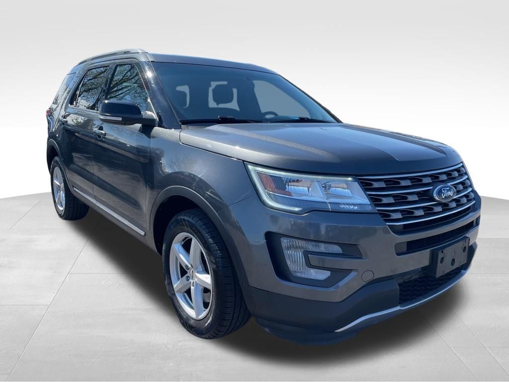 Used 2017 Ford Explorer - photo 9
