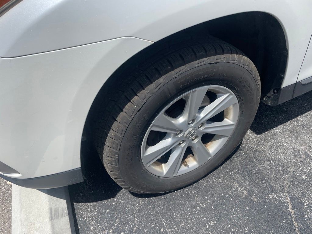 Used 2011 Toyota Highlander - photo 5