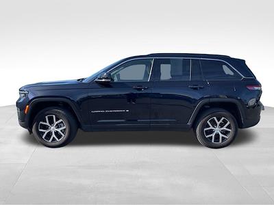 Used 2024 Jeep Grand Cherokee - photo 1