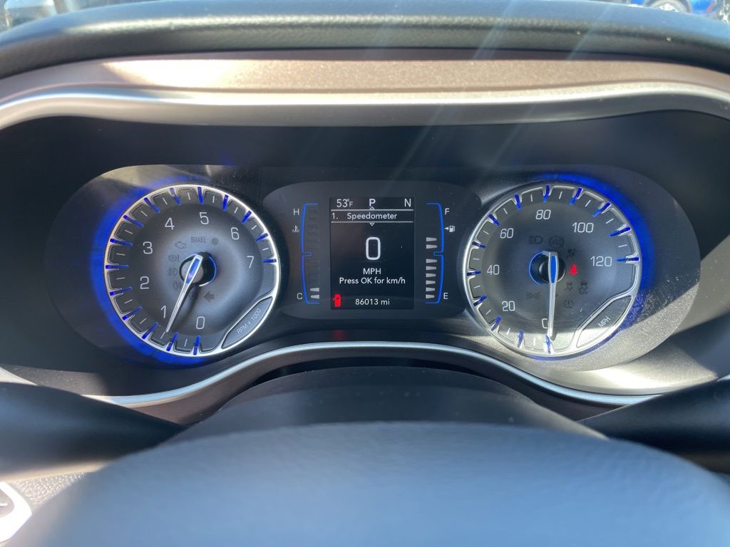 Used 2023 Chrysler Voyager - photo 24