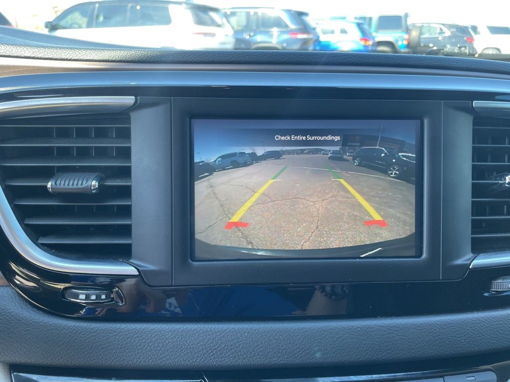 Used 2023 Chrysler Voyager - photo 28