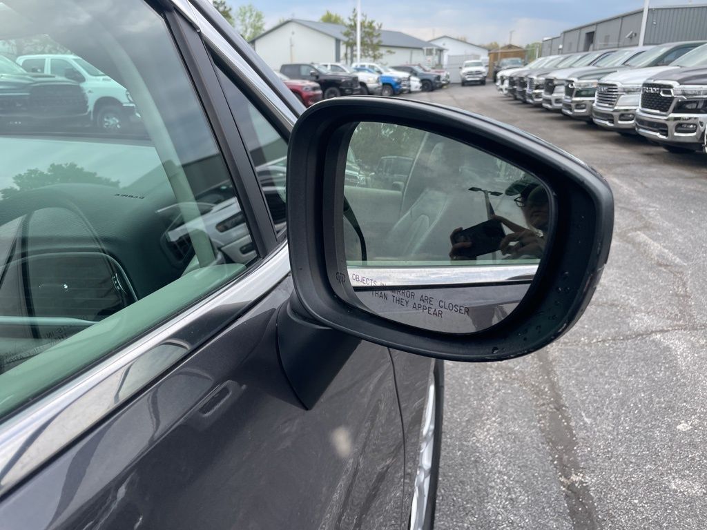 Used 2023 Chrysler Pacifica - photo 15