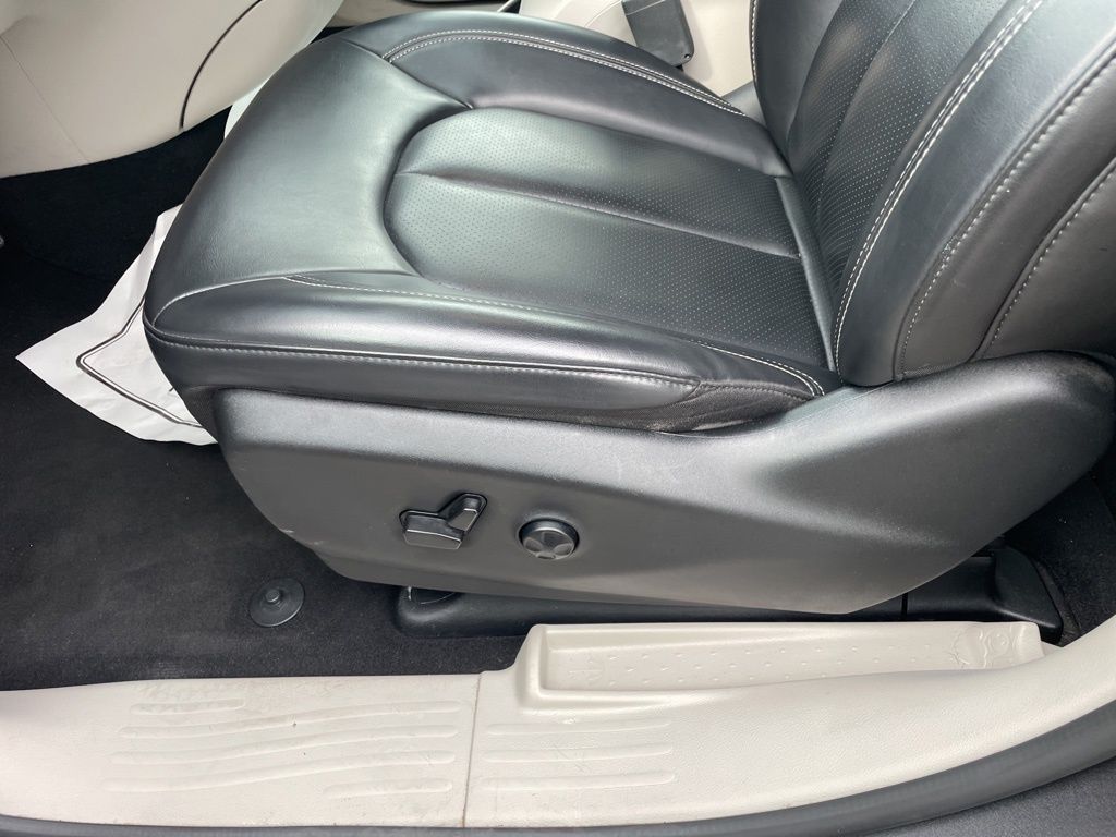 Used 2023 Chrysler Pacifica - photo 20