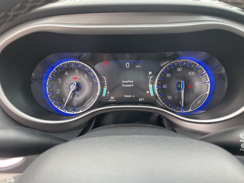Used 2023 Chrysler Pacifica - photo 24