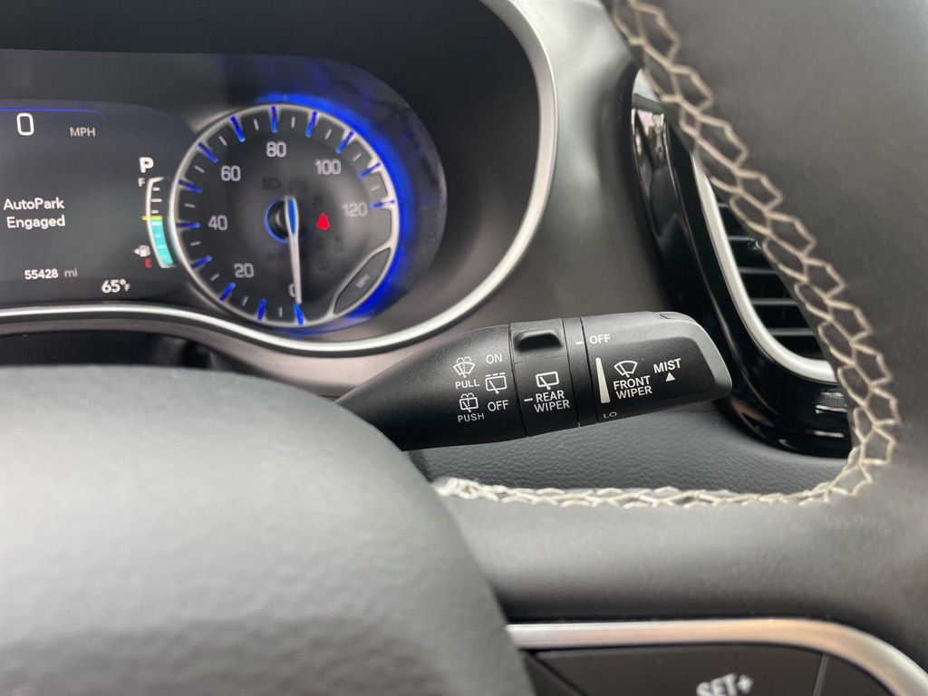 Used 2023 Chrysler Pacifica - photo 25