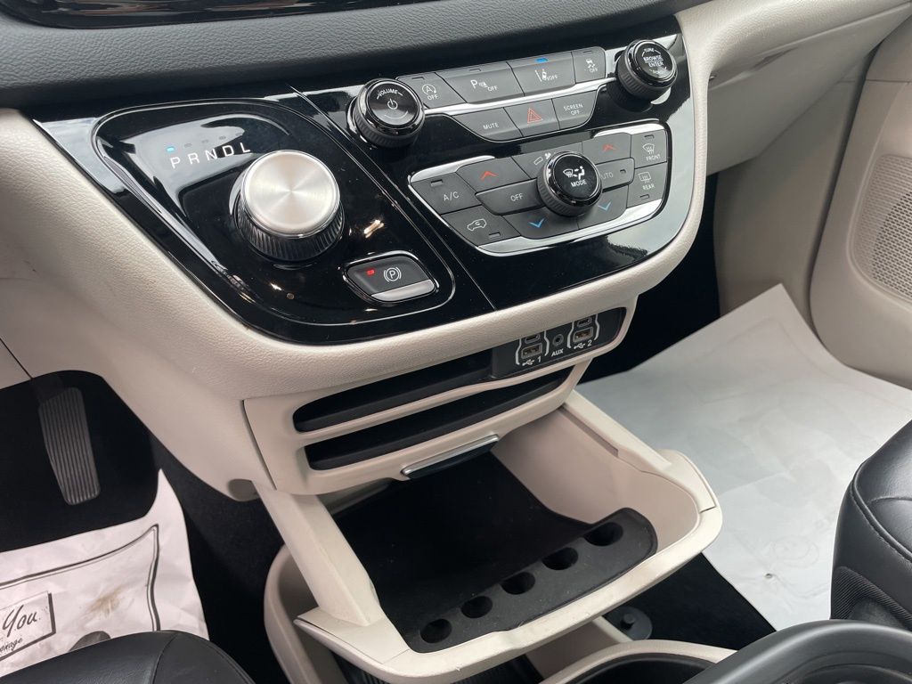 Used 2023 Chrysler Pacifica - photo 29